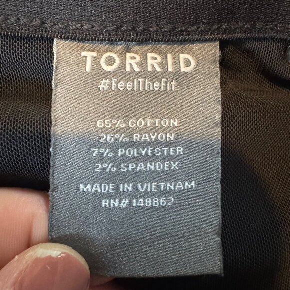 Torrid Bombshell Skinny Jeans Womens Blue Ripped Premium Stretch Denim Sz 18T - Picture 4 of 12